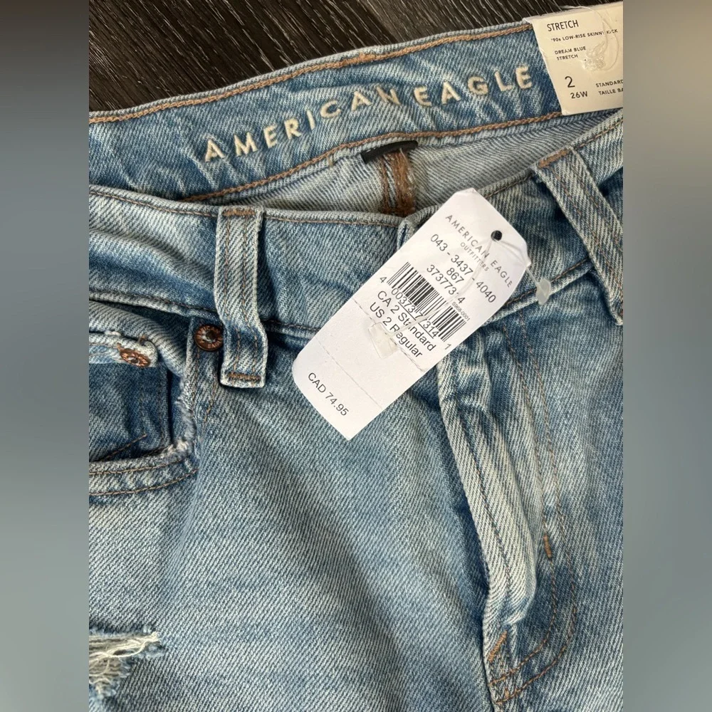 NWT American Eagle Denim Jeans 90s Low Rise Kick Two Tone Blue Mid Wash Size 2​​ - Picture 10 of 13